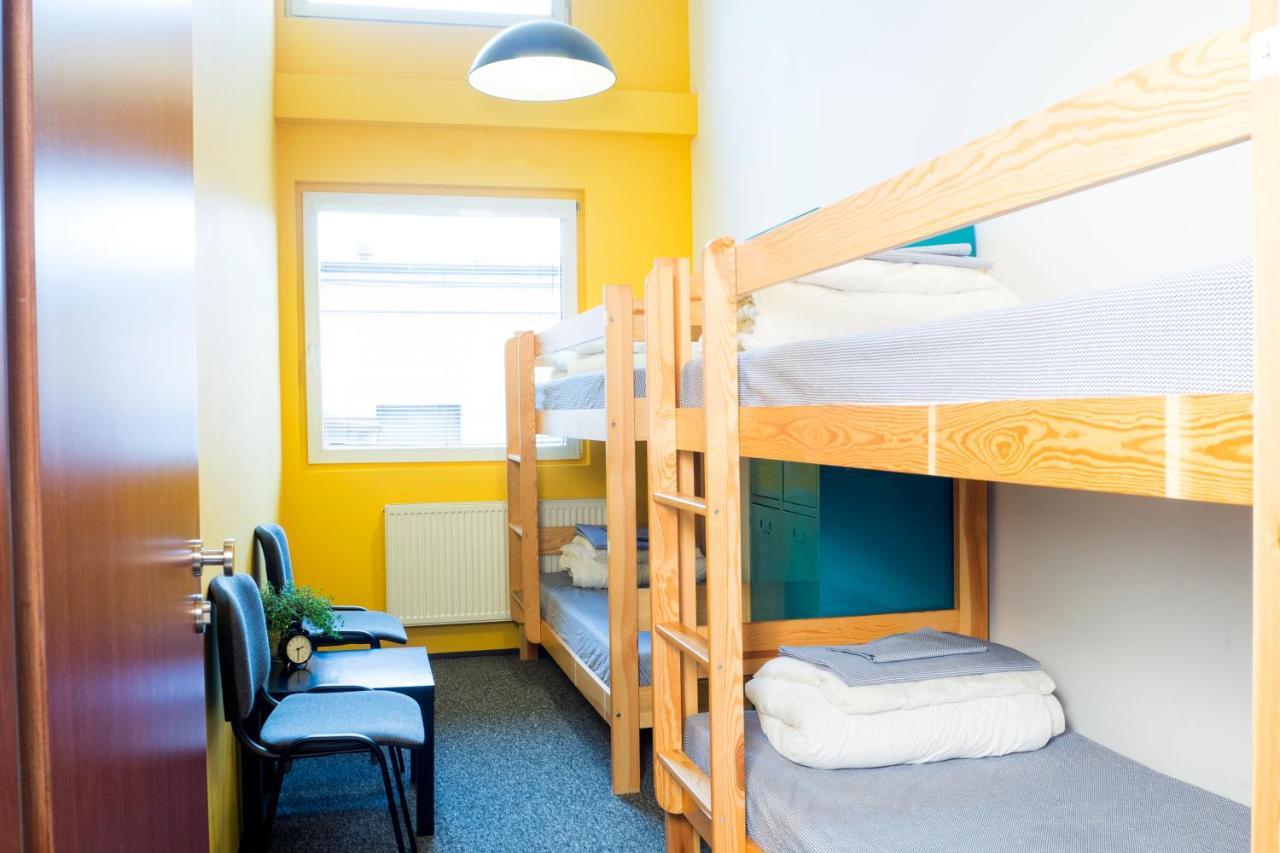 Go Hostel Rewolucji Лодз Екстериор снимка