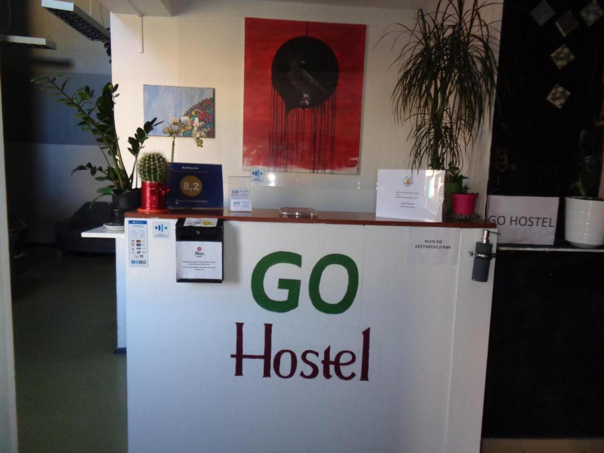 Go Hostel Rewolucji Лодз Екстериор снимка