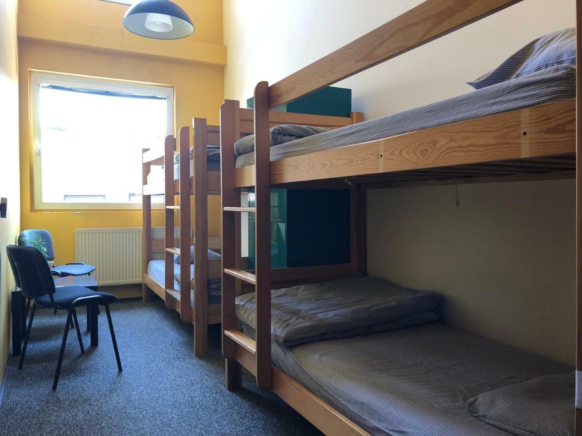 Go Hostel Rewolucji Лодз Екстериор снимка