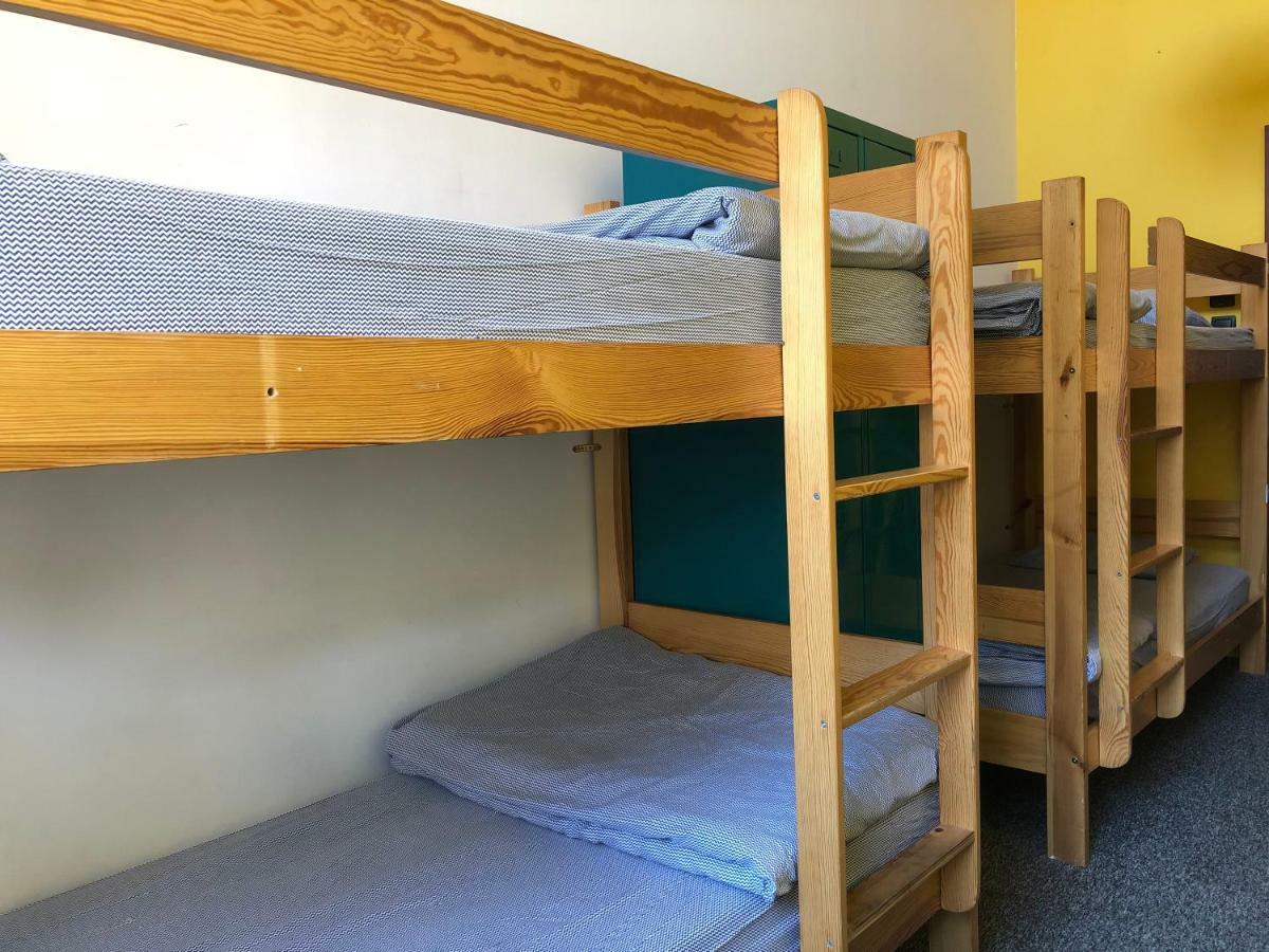 Go Hostel Rewolucji Лодз Екстериор снимка